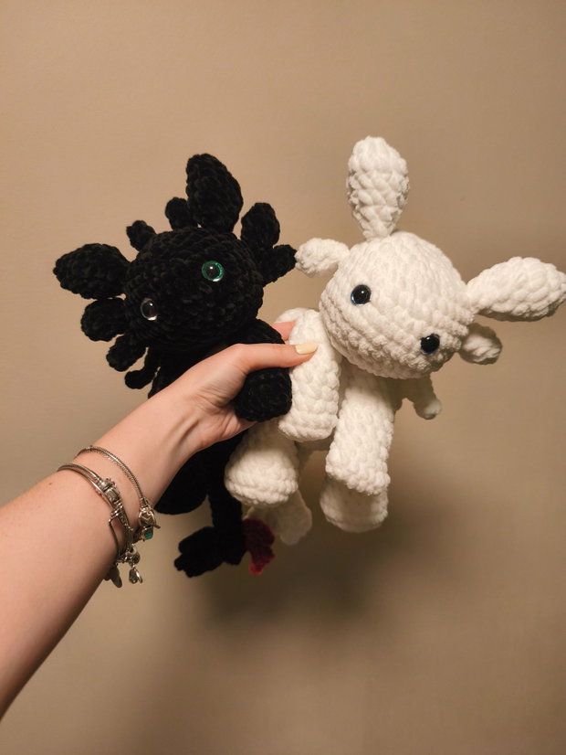 Jucărie croșetată manual Furia Nopții (Toothless) Pluș amigurumi din fir catifelat
