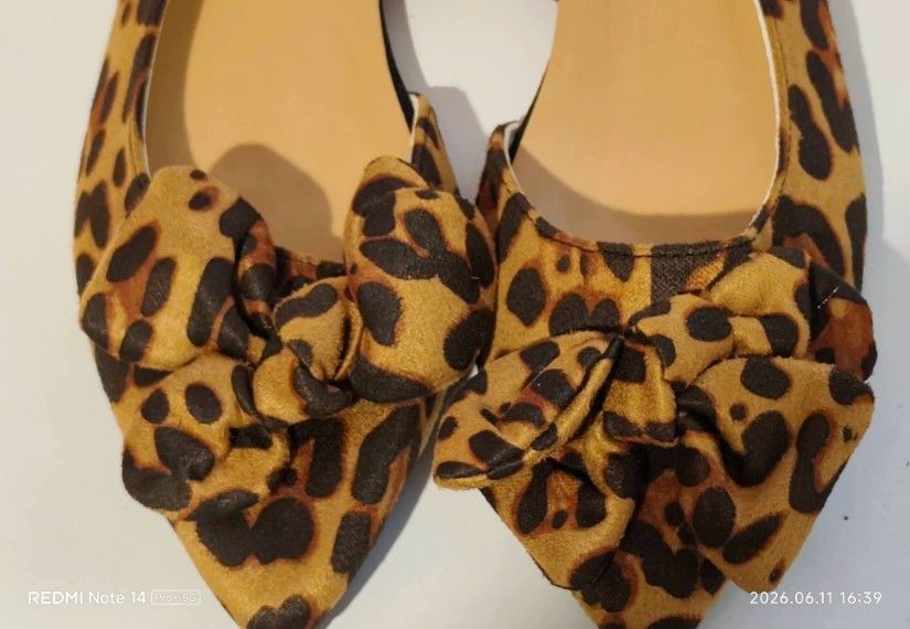 Sandaleta mărime 38