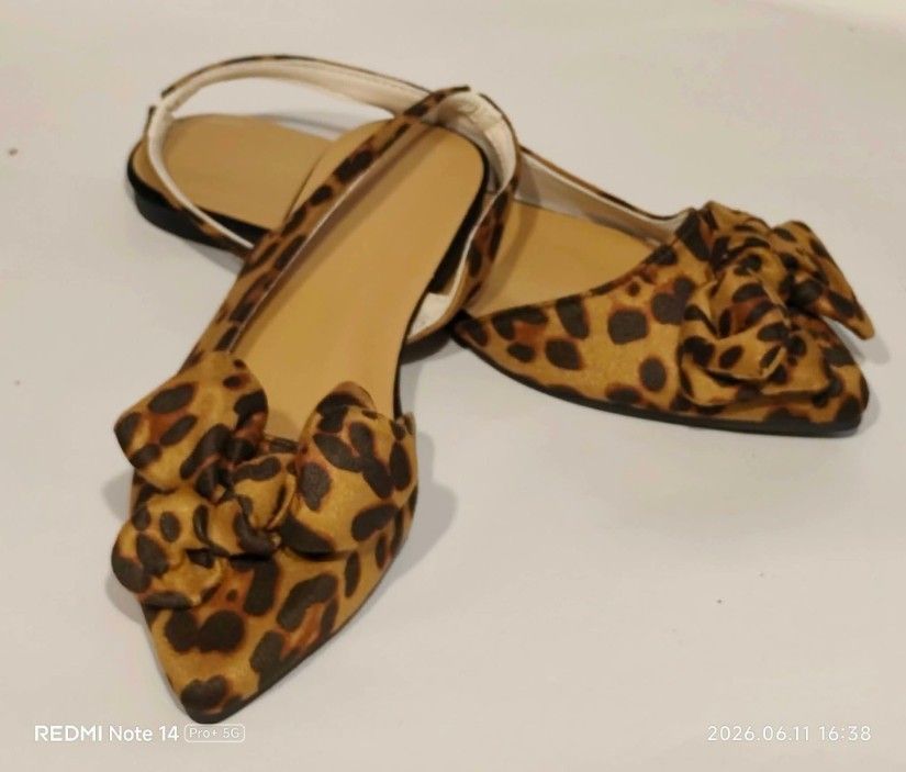 Sandaleta mărime 38