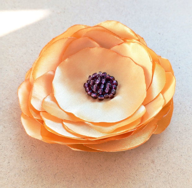 brosa floare aurie 10 cm
