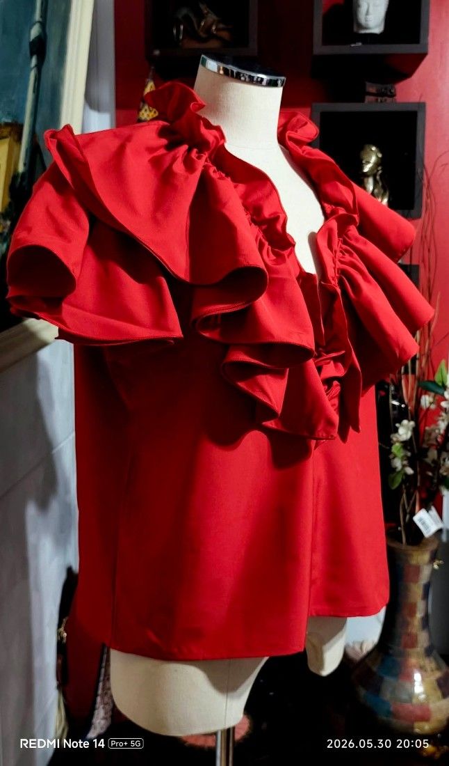 Bluza cu volane mărime 44