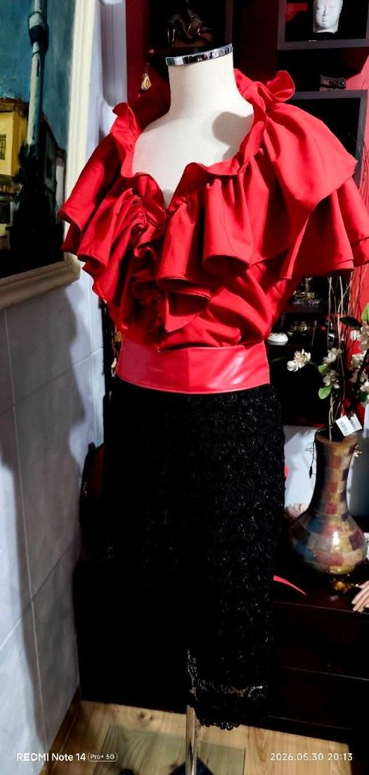 Bluza cu volane mărime 44