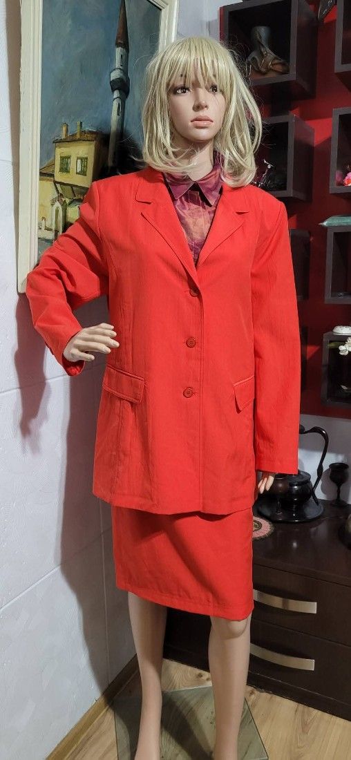 Costum versatil in doua piese