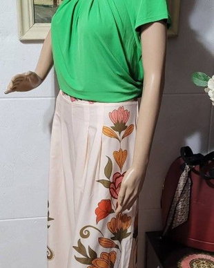 Pantaloni versatili  mărime 40-42