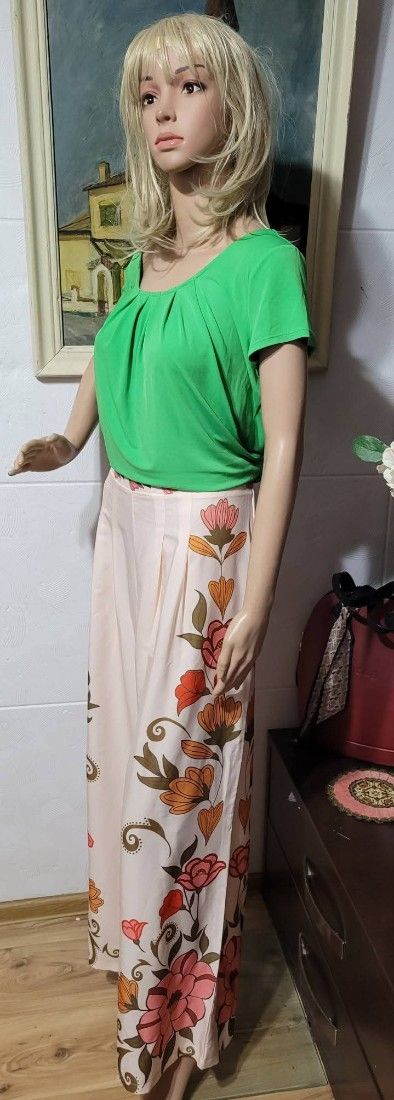 Pantaloni versatili  mărime 40-42