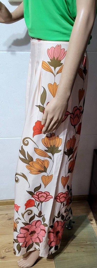 Pantaloni versatili  mărime 40-42