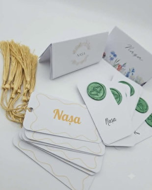 Place cards personalizate cu sigiliu de ceară verde - Eleganță pentru nunta ta