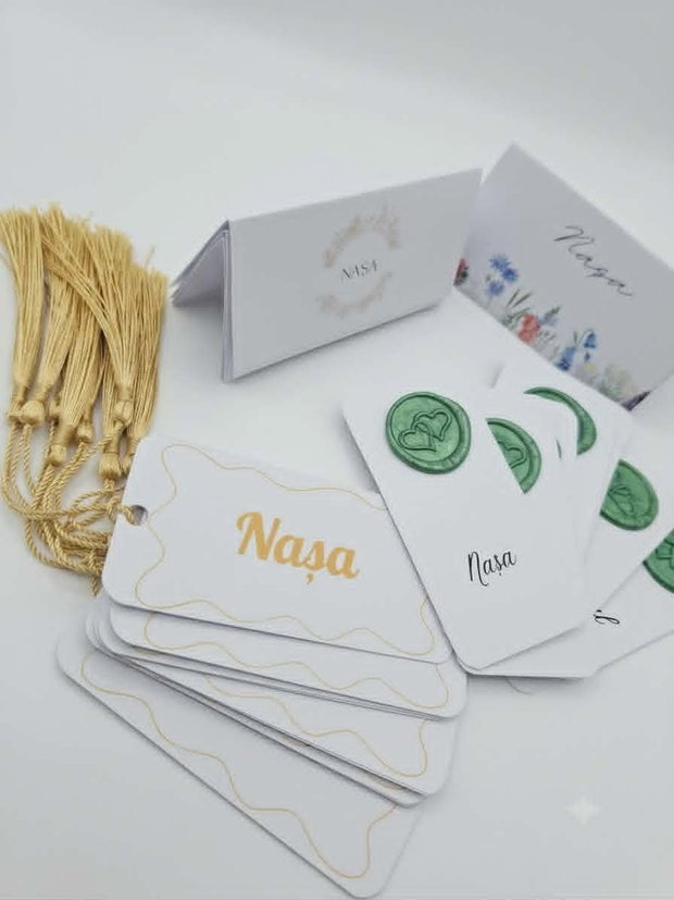 Place cards personalizate cu sigiliu de ceară verde - Eleganță pentru nunta ta