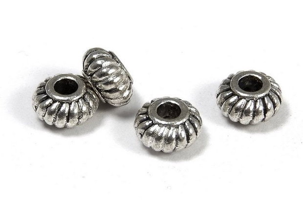 Distantier metalic, argintiu antichizat, 6x4 mm