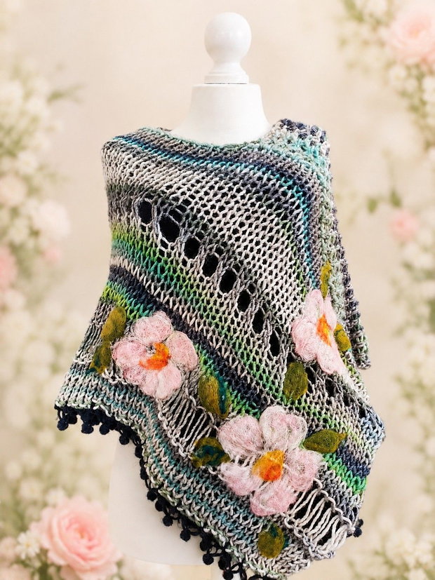 Poncho cu flori impaslite