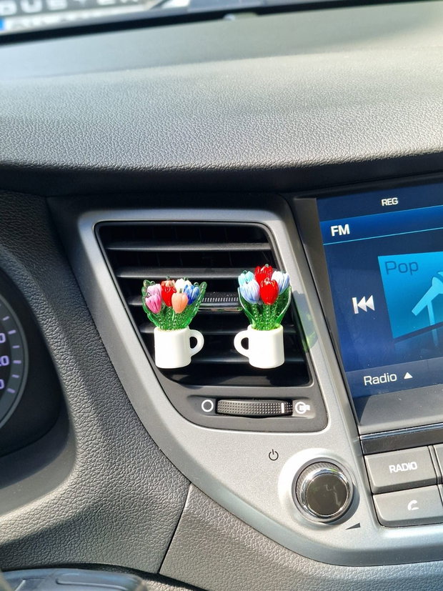 Decorațiune floral pentru grila de ventilație mașină