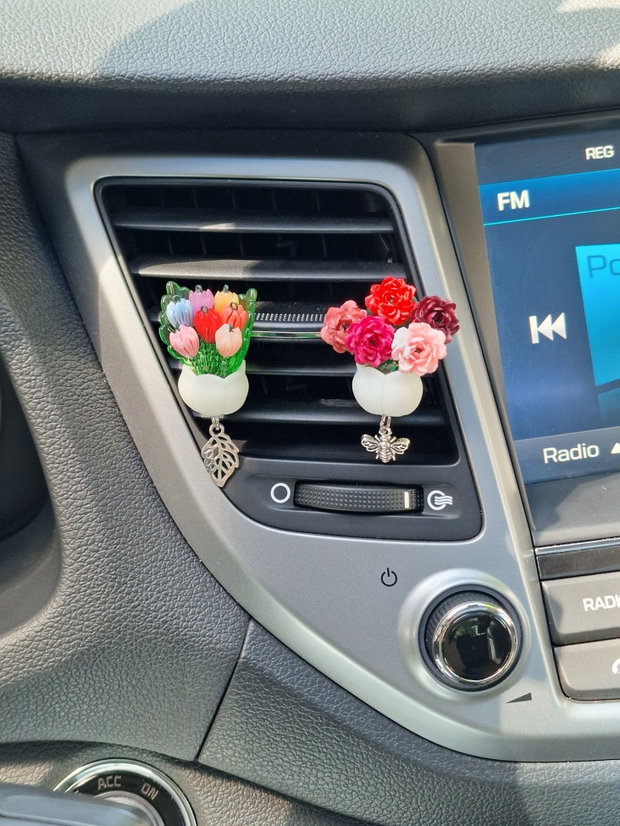 Decorațiune floral pentru grila de ventilație mașină