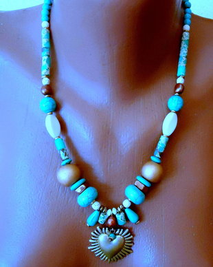 2 Coliere statement, acelasi pret.  Pret pe bucata / Primul in nuante de turcoaz- bronz, cu jasp imperial, al doilea cu perle nat maron roscat, agate negru gri striped si carneol