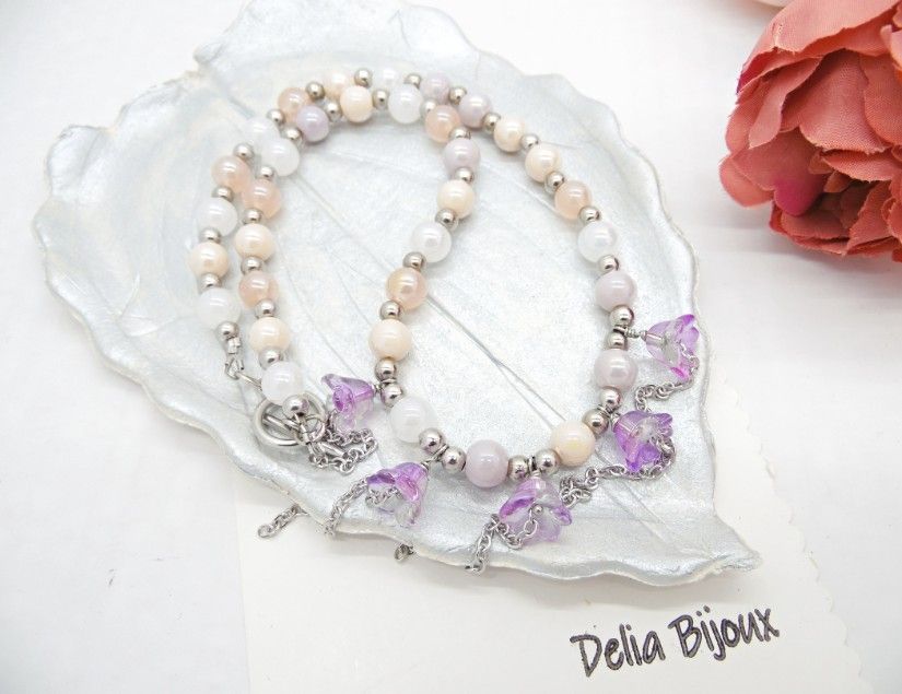 Colier Handmade cu Flori Mov și Mărgele Perlate Eleganță și Farmec Romantic (cod1451)