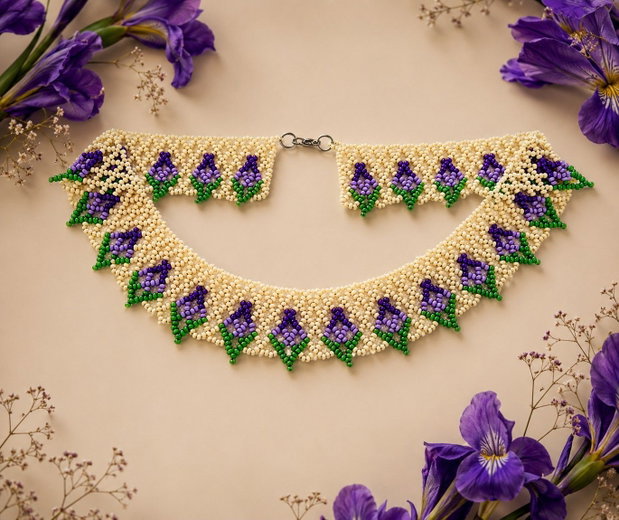 Colier Flori de iris