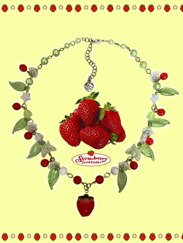 Colier handmade Strawberry Shortcake