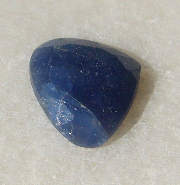 Safir cabochon aprox 11.4x10x3.4 mm