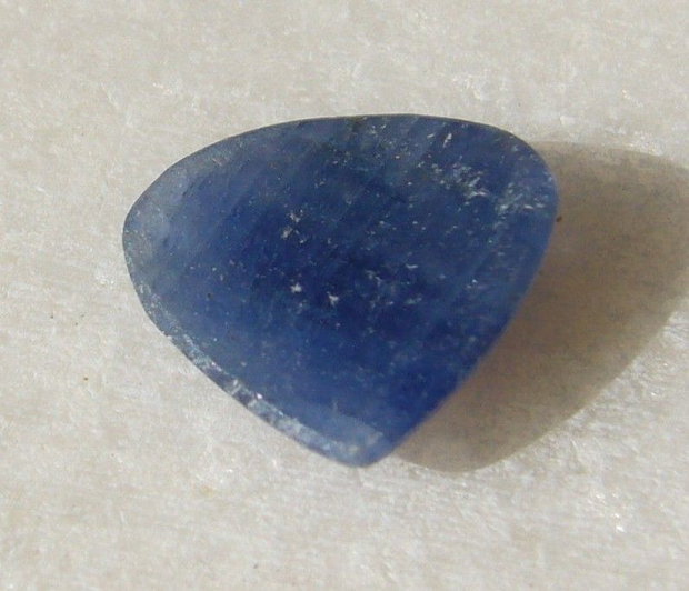 Safir cabochon aprox 11.4x10x3.4 mm