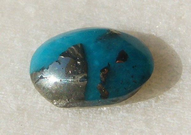 Turcoaz natural cu insertii de pirita aprox 10x7x3.5 mm