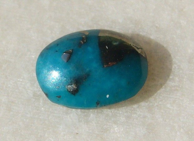 Turcoaz natural cu insertii de pirita aprox 10x7x3.5 mm