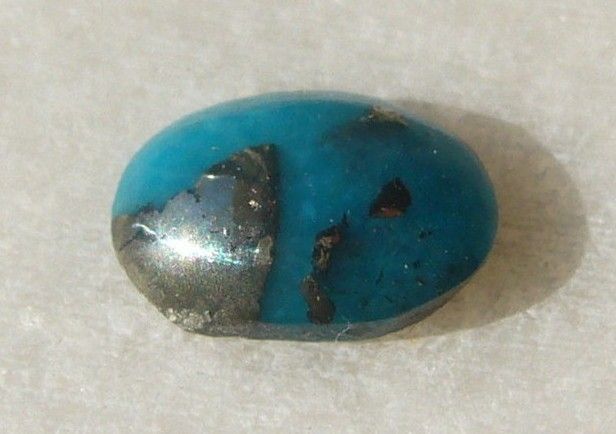 Turcoaz natural cu insertii de pirita aprox 10x7x3.5 mm