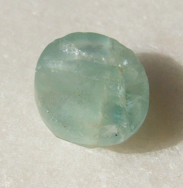 Aquamarin fatetat cabochon aprox 14x12x6 mm