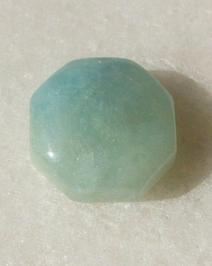 Aquamarin cabochon aprox 12x12x5 mm