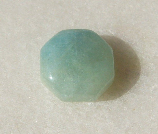 Aquamarin cabochon aprox 12x12x5 mm