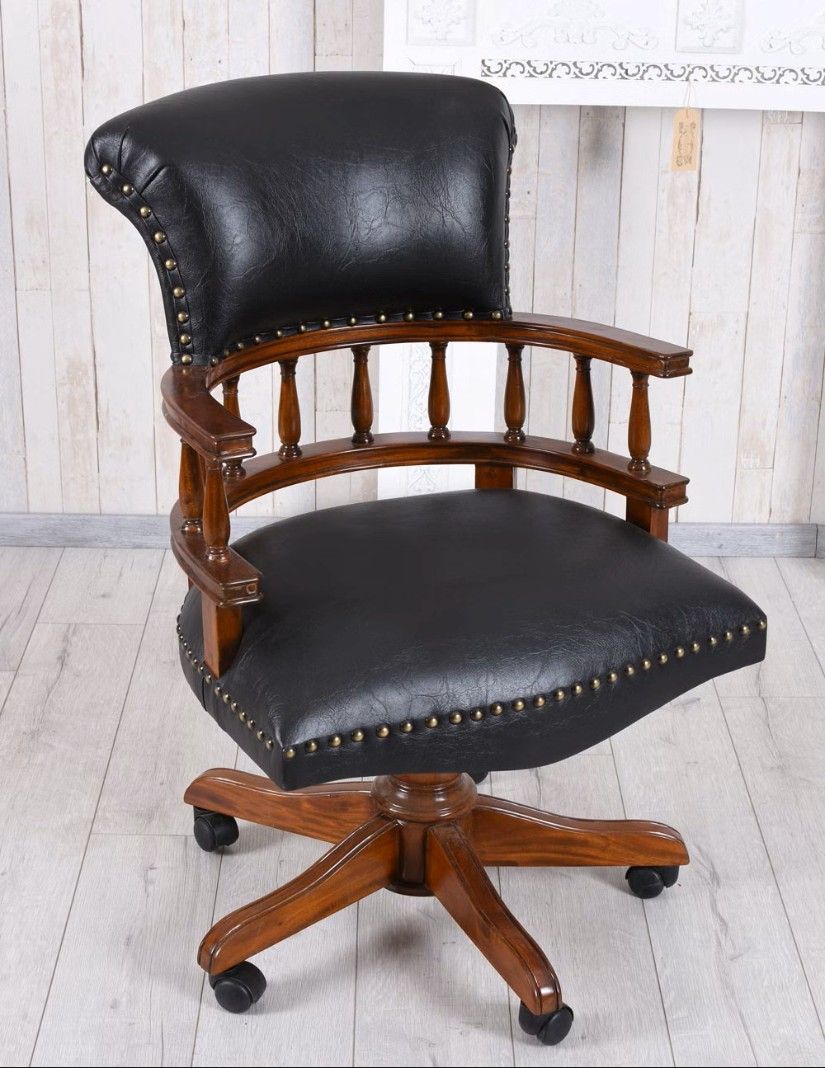 Scaun Chesterfield din lemn mahon cu tapiterie neagra