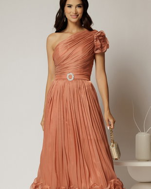 Rochie midi roz coniac din voal peliculizat cu volanase pe fusta