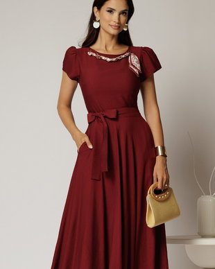 Rochie midi bordo din rayon cu lantisor cu esarfa la decolteu