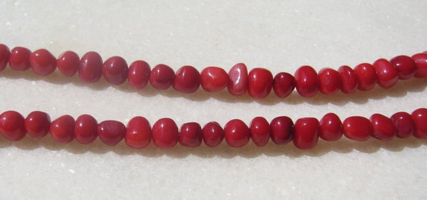 Coral sirag de 40.5 cm format din 80 bucati "gogosele" de aprox 6-8x4-6mm