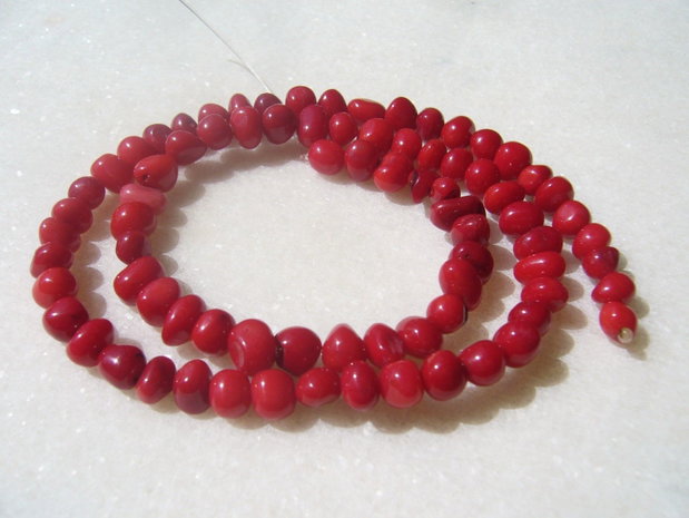 Coral sirag de 40.5 cm format din 80 bucati "gogosele" de aprox 6-8x4-6mm