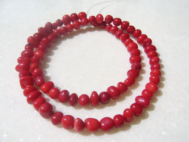 Coral sirag de 40.5 cm format din 80 bucati "gogosele" de aprox 6-8x4-6mm
