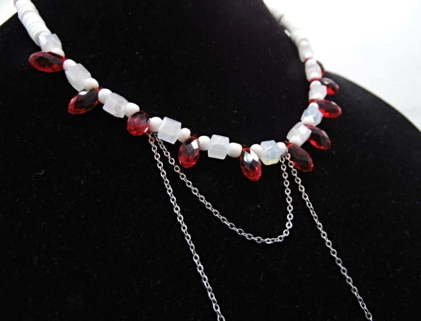 Colier handmade estival alb-roșu (cod1452)