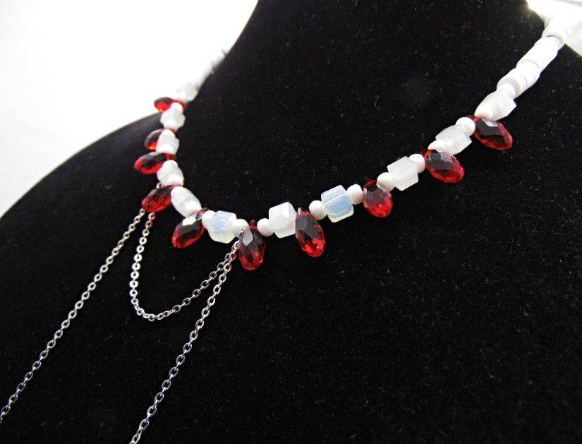 Colier handmade estival alb-roșu (cod1452)