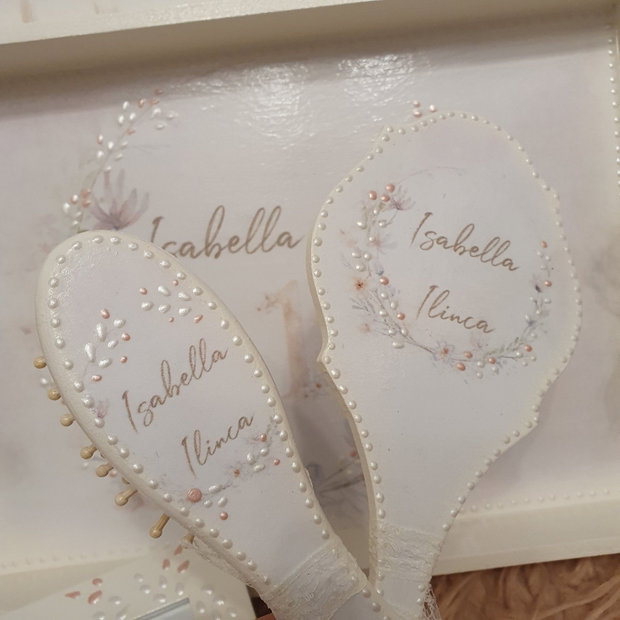 Set personalizat pentru taierea motului / tema florala, cifra 1, detalii perlate
