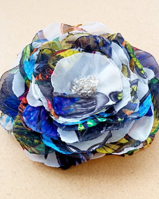 Brosa floare multicolor ,  10 cm