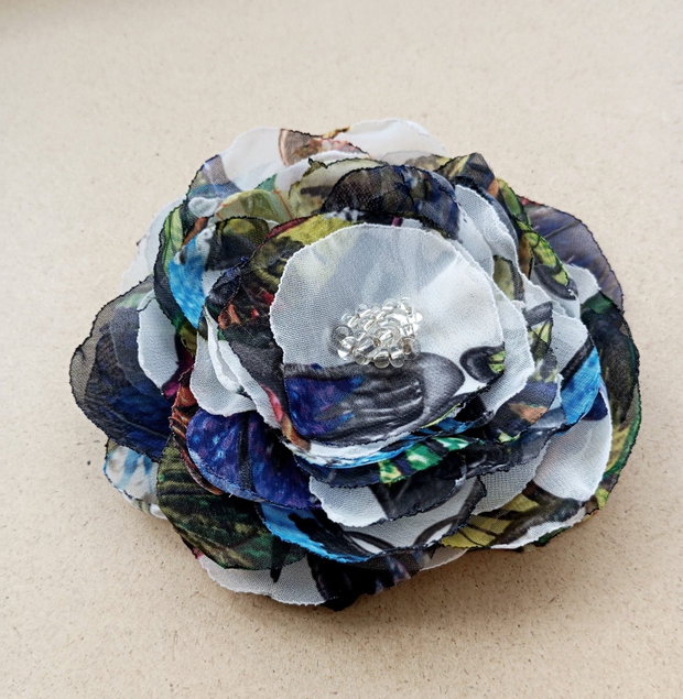 Brosa floare multicolor ,  10 cm