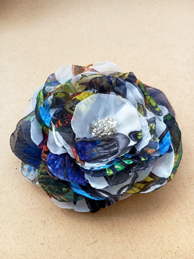 Brosa floare multicolor ,  10 cm