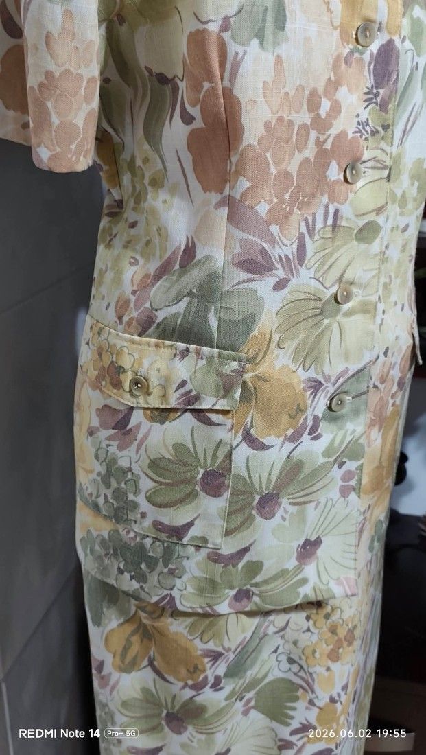 Costum in mărime L