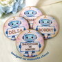 Insigne personalizate cu mascota clasei - robotei