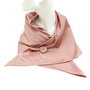 Set cadou esarfa satinata roz plamaniu si brosa ceramica floare