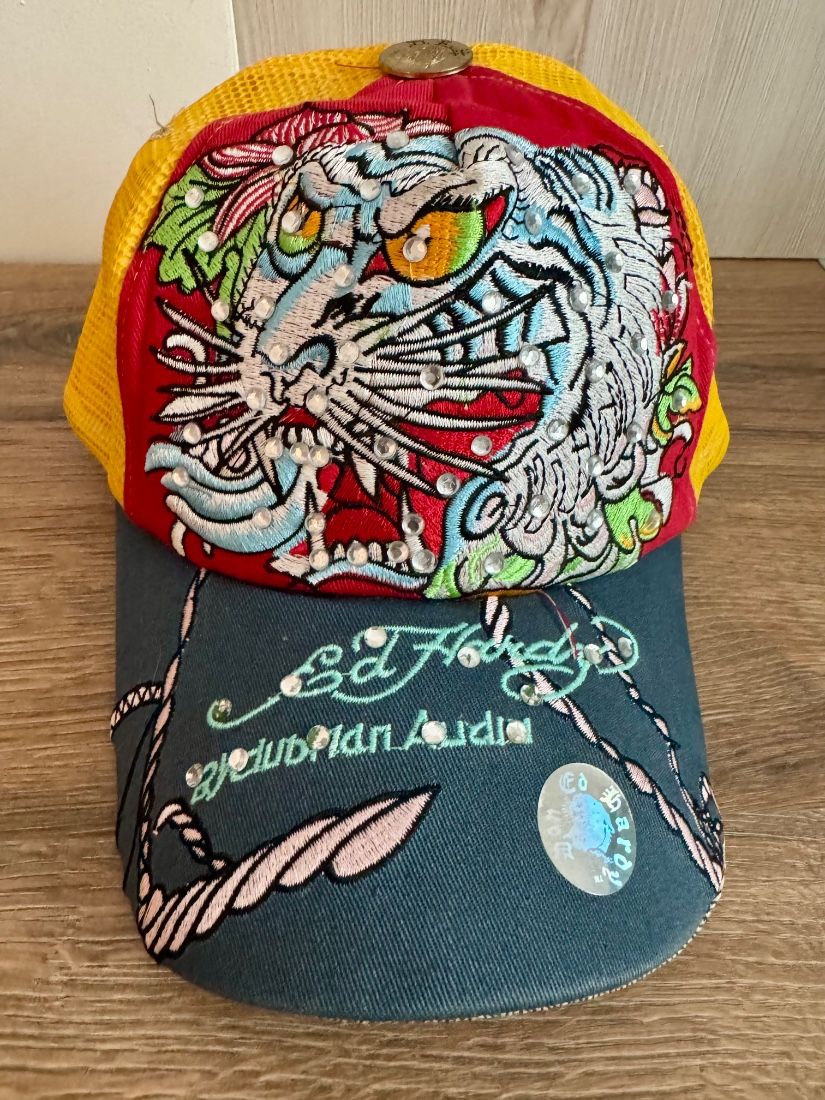 SAPCA ED HARDY ORIGINALA NOUA CU ETICHETA SI HOLOGRAMA MARIME REGLABILA