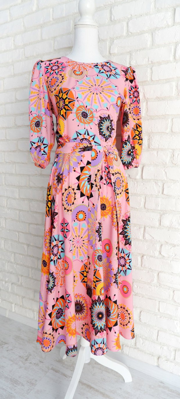 Rochie Vaporoasa Roz cu Print Multicolor