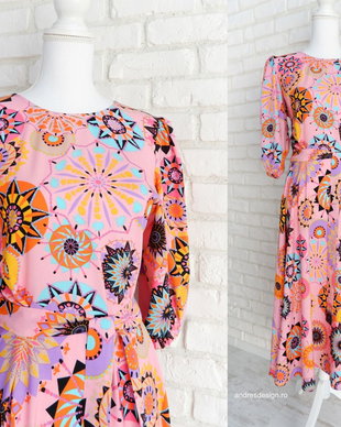 Rochie Vaporoasa Roz cu Print Multicolor