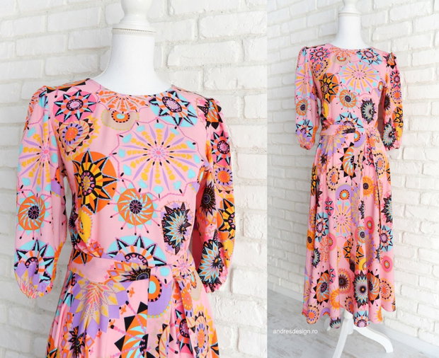 Rochie Vaporoasa Roz cu Print Multicolor