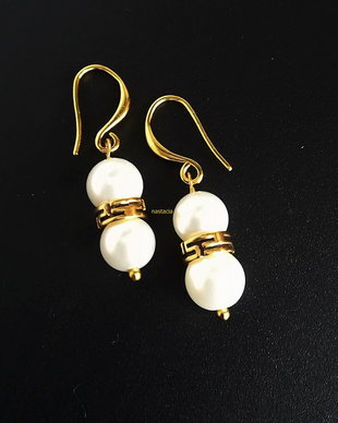 cercei perle seashell albe si accesorii aurite