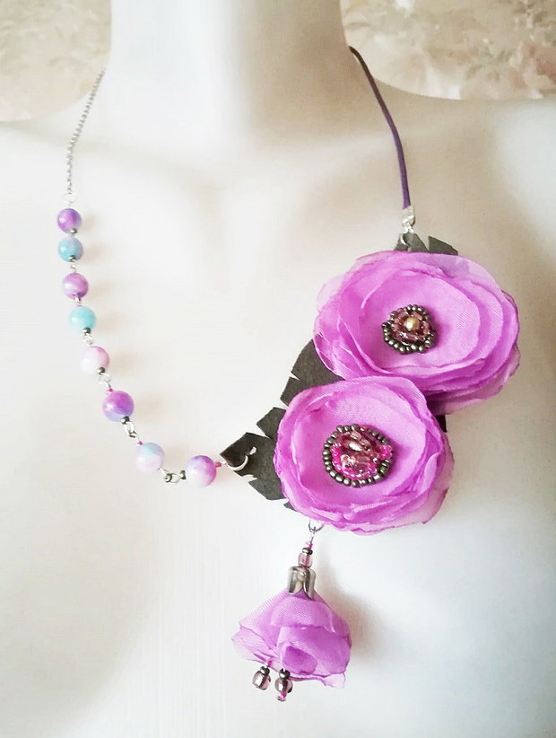 colier floral mov lavanda cu jad multicolor