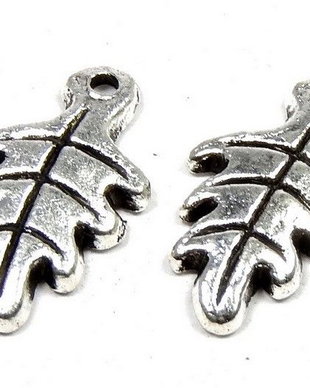 Pandantiv metalic, argintiu antichizat, frunza, 15x9 mm